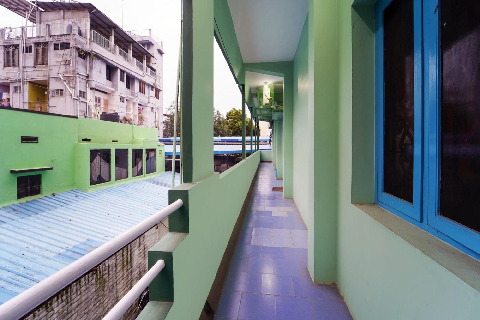 Sivakāsi Hotel O Sri Sivasakthi A/C Lodge מראה חיצוני תמונה